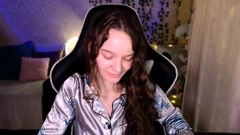 Snapshot of pink__sun chatting on 03-08-26, 08:34 Stephanie online show from 03-08-26, 08:34