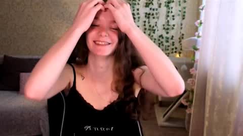 Snapshot of pink__sun chatting on 03-16-26, 04:40 Stephanie online show from 03-16-26, 04:40