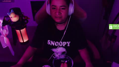 Snapshot of pink_girl0n chatting on 12-26-24, 04:21 Kitty online show from 12-26-24, 04:21