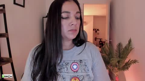 Snapshot of pink_kitten_ chatting on 05-06-26, 01:47 Eli online show from 05-06-26, 01:47