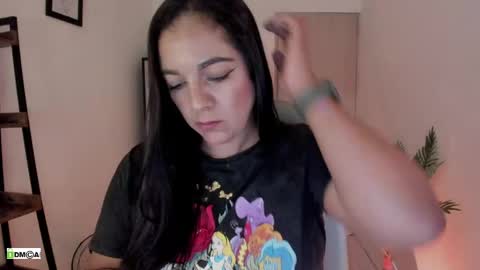 Snapshot of pink_kitten_ chatting on 05-06-26, 01:49 Eli online show from 05-06-26, 01:49