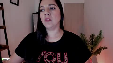 Snapshot of pink_kitten_ chatting on 05-10-26, 12:43 Eli online show from 05-10-26, 12:43