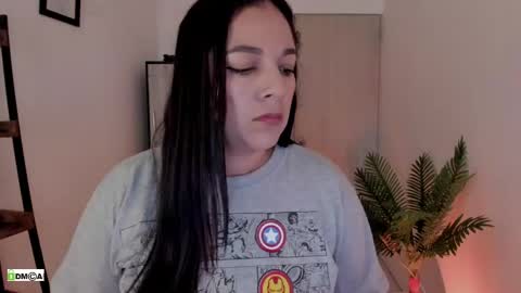 Snapshot of pink_kitten_ chatting on 05-13-26, 01:30 Eli online show from 05-13-26, 01:30