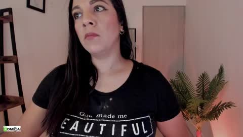Snapshot of pink_kitten_ chatting on 05-18-26, 12:11 Eli online show from 05-18-26, 12:11