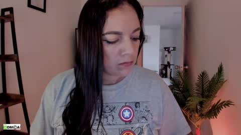 Snapshot of pink_kitten_ chatting on 05-25-26, 12:00 Eli online show from 05-25-26, 12:00