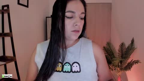 Snapshot of pink_kitten_ chatting on 05-29-26, 12:25 Eli online show from 05-29-26, 12:25