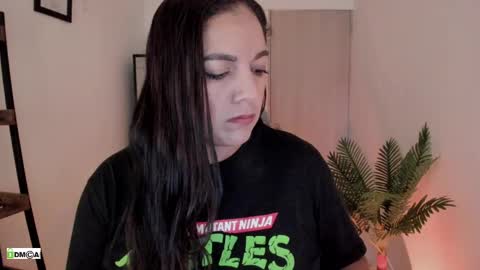 Snapshot of pink_kitten_ chatting on 05-31-26, 12:56 Eli online show from 05-31-26, 12:56
