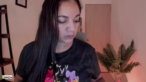 Snapshot of pink_kitten_ chatting on 06-01-26, 11:17 Eli online show from 06-01-26, 11:17