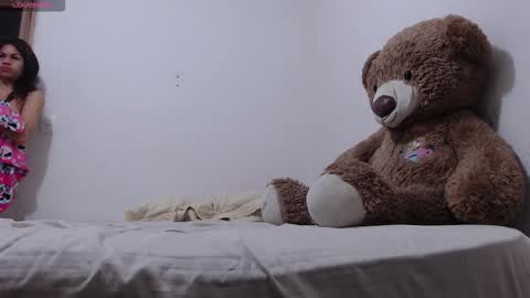 pink_love_25 online show from 03-10-26, 07:57