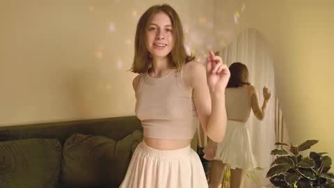 Snapshot of pink_muse chatting on 09-19-25, 02:18 Muse online show from 09-19-25, 02:18