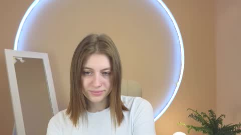 Snapshot of pink_muse chatting on 11-14-25, 01:43 Muse online show from 11-14-25, 01:43