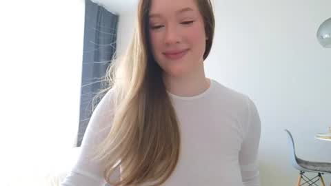 Snapshot of pink_rosee_ chatting on 06-24-26, 03:27 online show from 06-24-26, 03:27