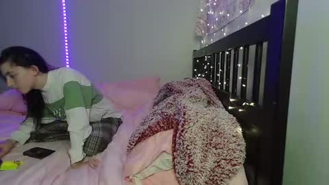 Snapshot of pink_tv chatting on 11-06-25, 02:01 pink_tv online show from 11-06-25, 02:01