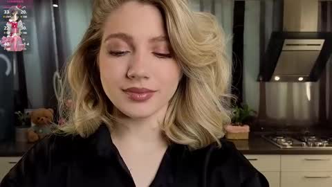 Snapshot of pinkadele chatting on 02-13-25, 08:38 Adele online show from 02-13-25, 08:38