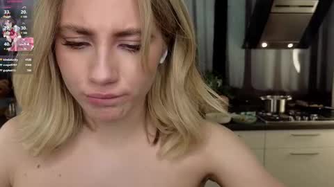 Snapshot of pinkadele chatting on 02-14-25, 04:09 Adele online show from 02-14-25, 04:09