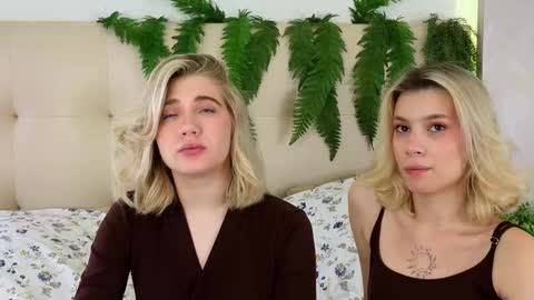 Snapshot of pinkadele chatting on 09-12-25, 10:48 Adele online show from 09-12-25, 10:48