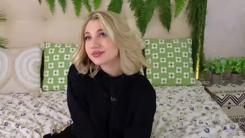 Snapshot of pinkadele chatting on 10-06-25, 07:50 Adele online show from 10-06-25, 07:50