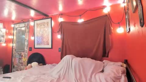 Snapshot of pinkandheated chatting on 12-24-24, 11:17 Virginity smiles online show from 12-24-24, 11:17