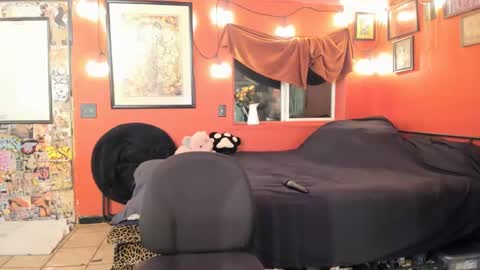 Snapshot of pinkandheated chatting on 01-31-25, 09:05 Virginity smiles online show from 01-31-25, 09:05