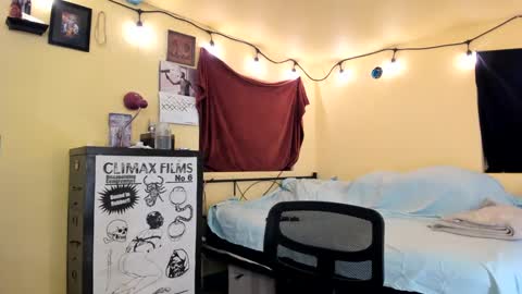 Snapshot of pinkandheated chatting on 09-19-25, 09:32 Virginity smiles online show from 09-19-25, 09:32