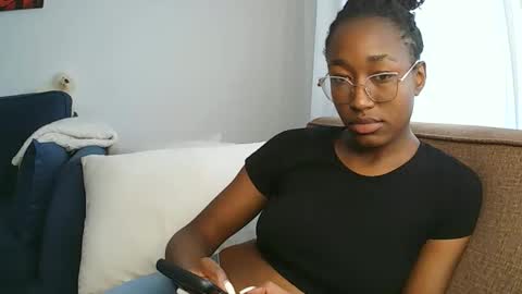 Snapshot of pinkaura_ chatting on 01-13-26, 09:25 PinkyAura online show from 01-13-26, 09:25