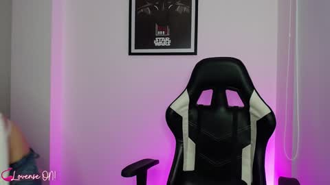 Snapshot of pinkcatlive chatting on 12-17-24, 10:11 Emily online show from 12-17-24, 10:11