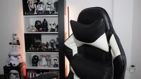 Emily online show from 02-07-26, 05:16