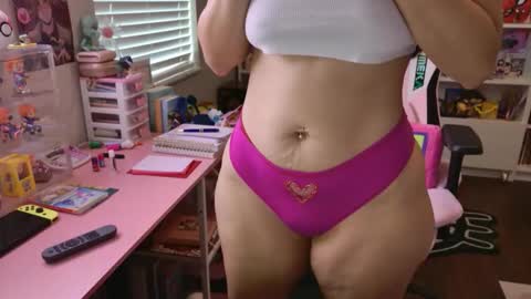 Snapshot of pinkcheetodomain chatting on 01-18-26, 04:22 pinkcheetodomain online show from 01-18-26, 04:22