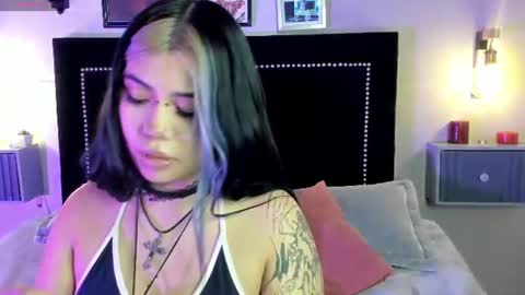 Snapshot of pinkk_demon chatting on 06-30-26, 01:23 PINKK online show from 06-30-26, 01:23