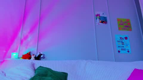 Mila online show from 04-09-26, 10:31