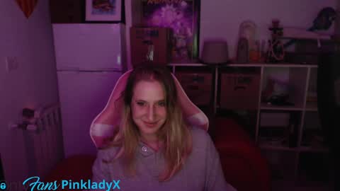 pinkladyx2 online show from 01-10-25, 07:32