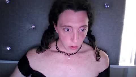 Leslie online show from 02-07-26, 10:19