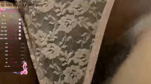 Snapshot of pinkrosaaa chatting on 01-29-25, 06:18 Rosa Vids Pics 50 off online show from 01-29-25, 06:18