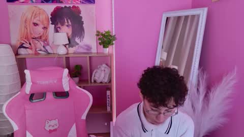 Li long hair and Rude short hair online show from 03-29-26, 08:42