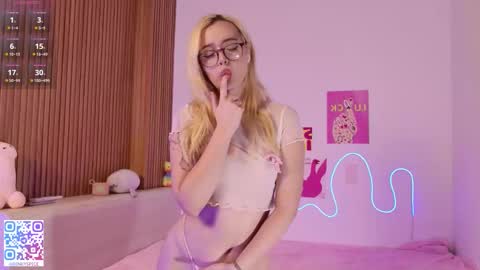 Snapshot of pinky__binky chatting on 09-30-25, 02:38 Pinky online show from 09-30-25, 02:38