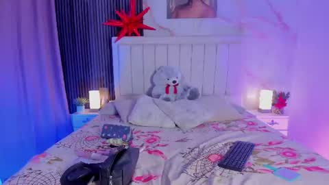 Snapshot of pinky_peach_ chatting on 07-18-26, 03:33 Peachy online show from 07-18-26, 03:33
