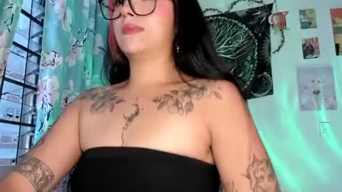 Snapshot of pinky_promiseex chatting on 06-25-26, 11:20 pinky_promiseex online show from 06-25-26, 11:20