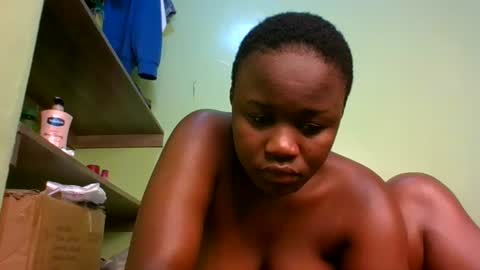 Snapshot of pinkylips_ebony chatting on 06-14-26, 05:26 pinky online show from 06-14-26, 05:26