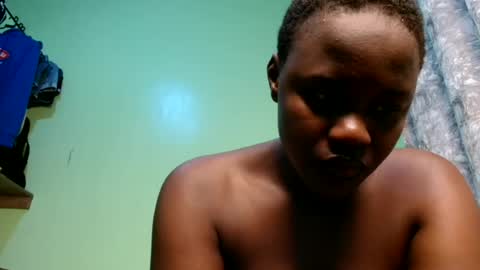 Snapshot of pinkylips_ebony chatting on 06-27-26, 07:19 pinky online show from 06-27-26, 07:19