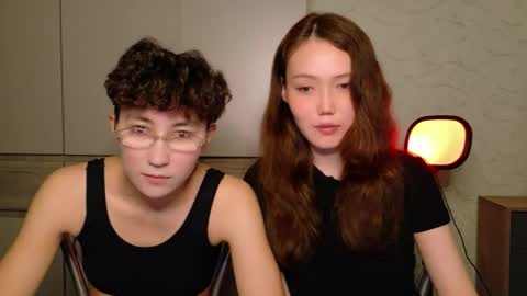 Li long hair and Ru short hair online show from 05-27-26, 06:38