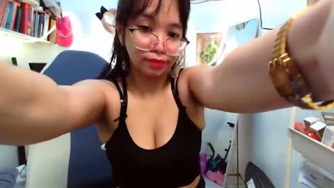 Snapshot of pinkyrosexx chatting on 02-22-25, 09:56 Rose online show from 02-22-25, 09:56