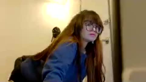 Snapshot of pinkyrosexx chatting on 07-12-26, 01:35 Rose online show from 07-12-26, 01:35
