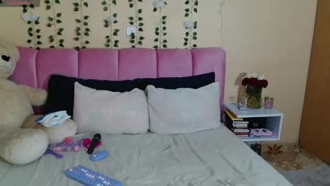 Pinky online show from 03-24-26, 01:21