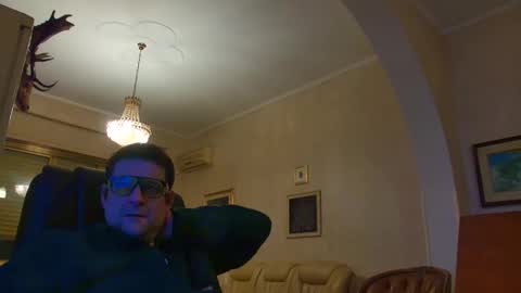 Snapshot of pinopinoxxx chatting on 12-04-25, 05:43 robi online show from 12-04-25, 05:43