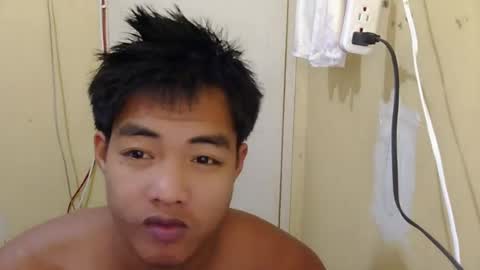 Snapshot of pinoy_brix chatting on 06-13-26, 04:49 pinoy_brix online show from 06-13-26, 04:49