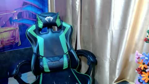 Snapshot of pinoy_fuckboy69 chatting on 03-28-26, 04:39 pinoy_fuckboy69 online show from 03-28-26, 04:39