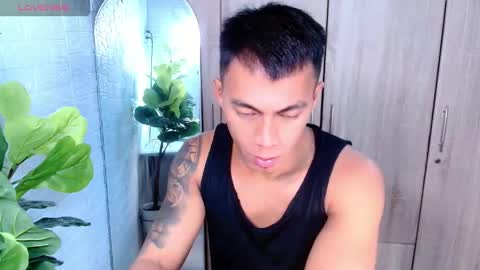 Snapshot of pinoymilker chatting on 04-22-26, 12:07 ethan online show from 04-22-26, 12:07