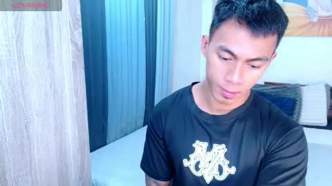 Snapshot of pinoymilker chatting on 05-02-26, 03:06 ethan online show from 05-02-26, 03:06