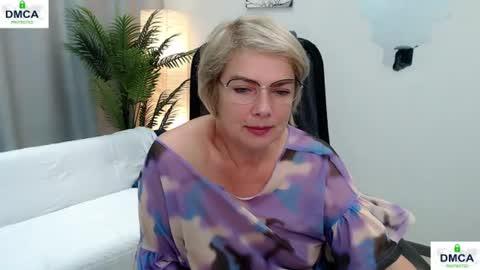 Bella online show from 06-25-26, 03:50