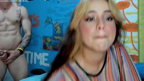 Snapshot of pipeshowtime chatting on 03-03-25, 02:04 VALENTINA y PIPE online show from 03-03-25, 02:04